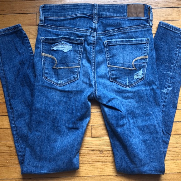 SOLD 💜American Eagle High Rise Ripped Jeans - Picture 2 of 3